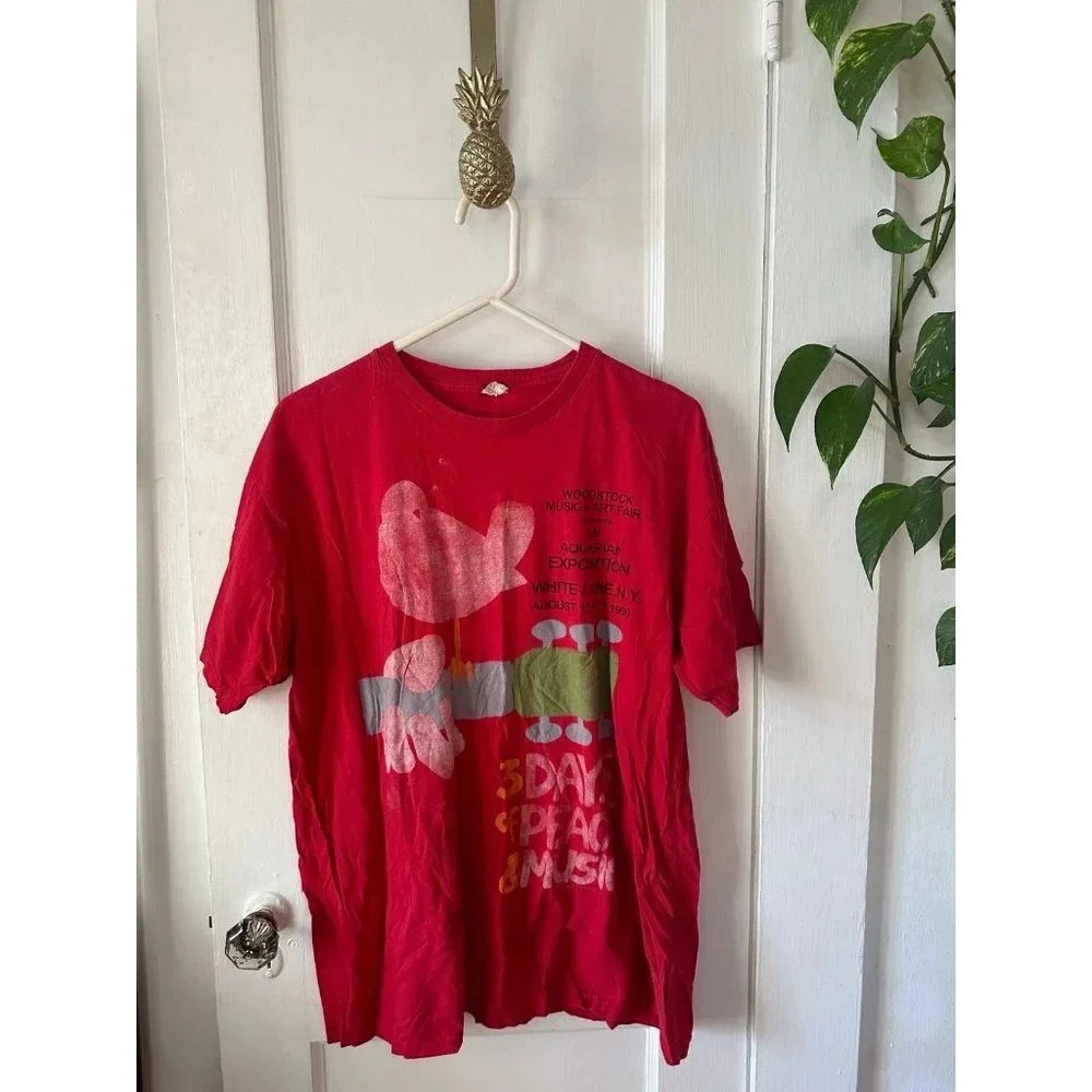 Bethel Woods Center for the Arts size 2x-large t-shirt